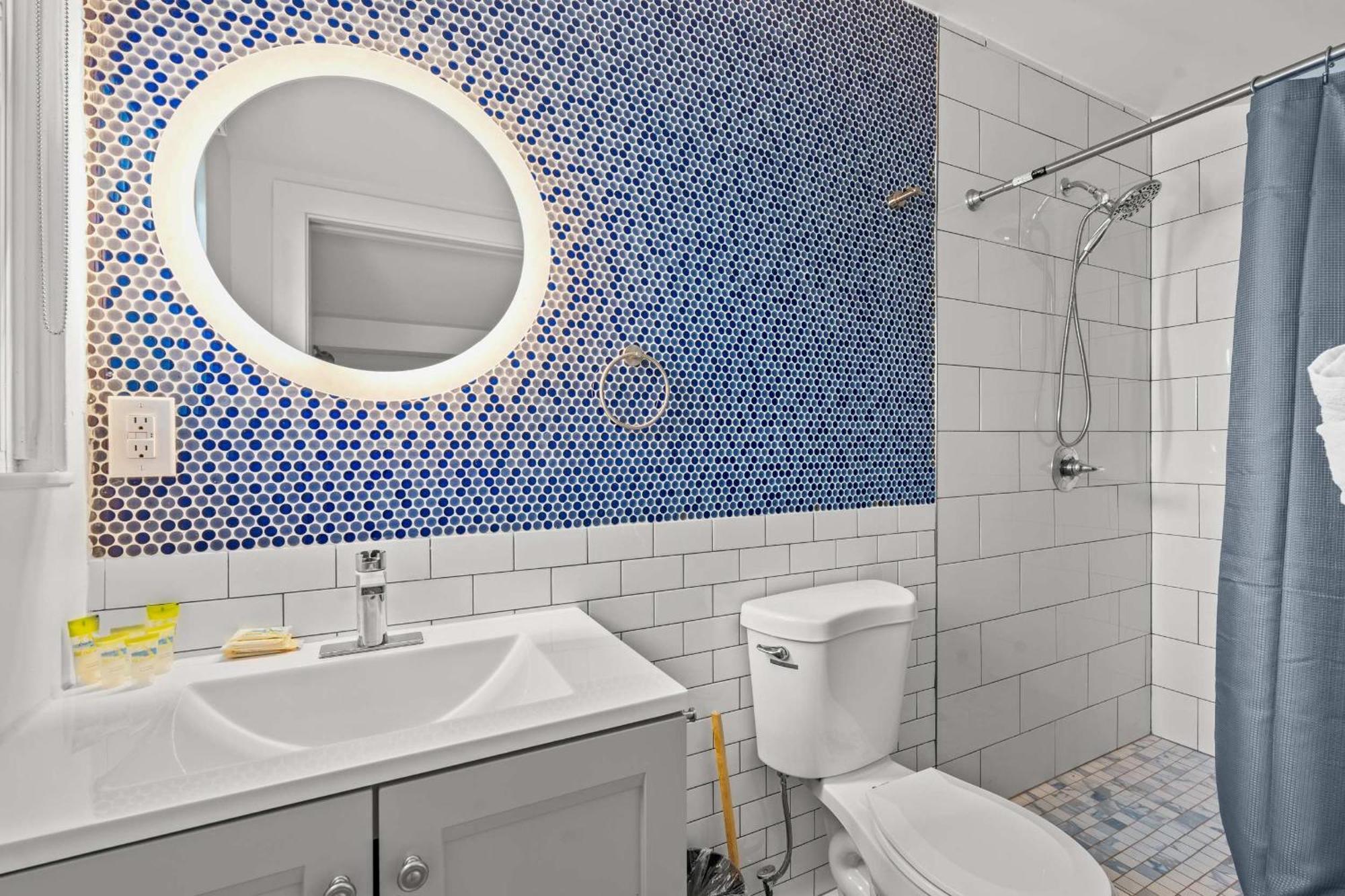 4br2ba Sleeps 12 Pet-friendly Steps To Apartment