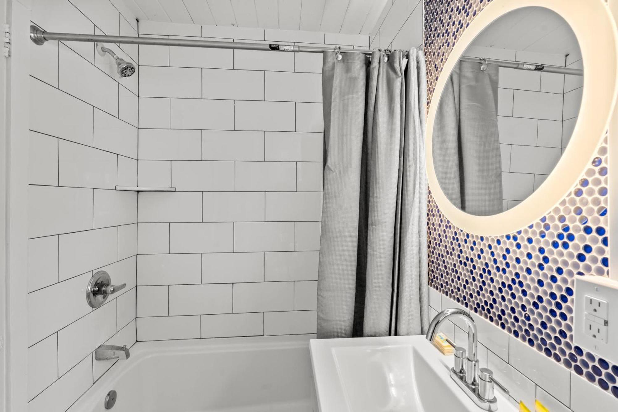 4br2ba Sleeps 12 Pet-friendly Steps To Apartment