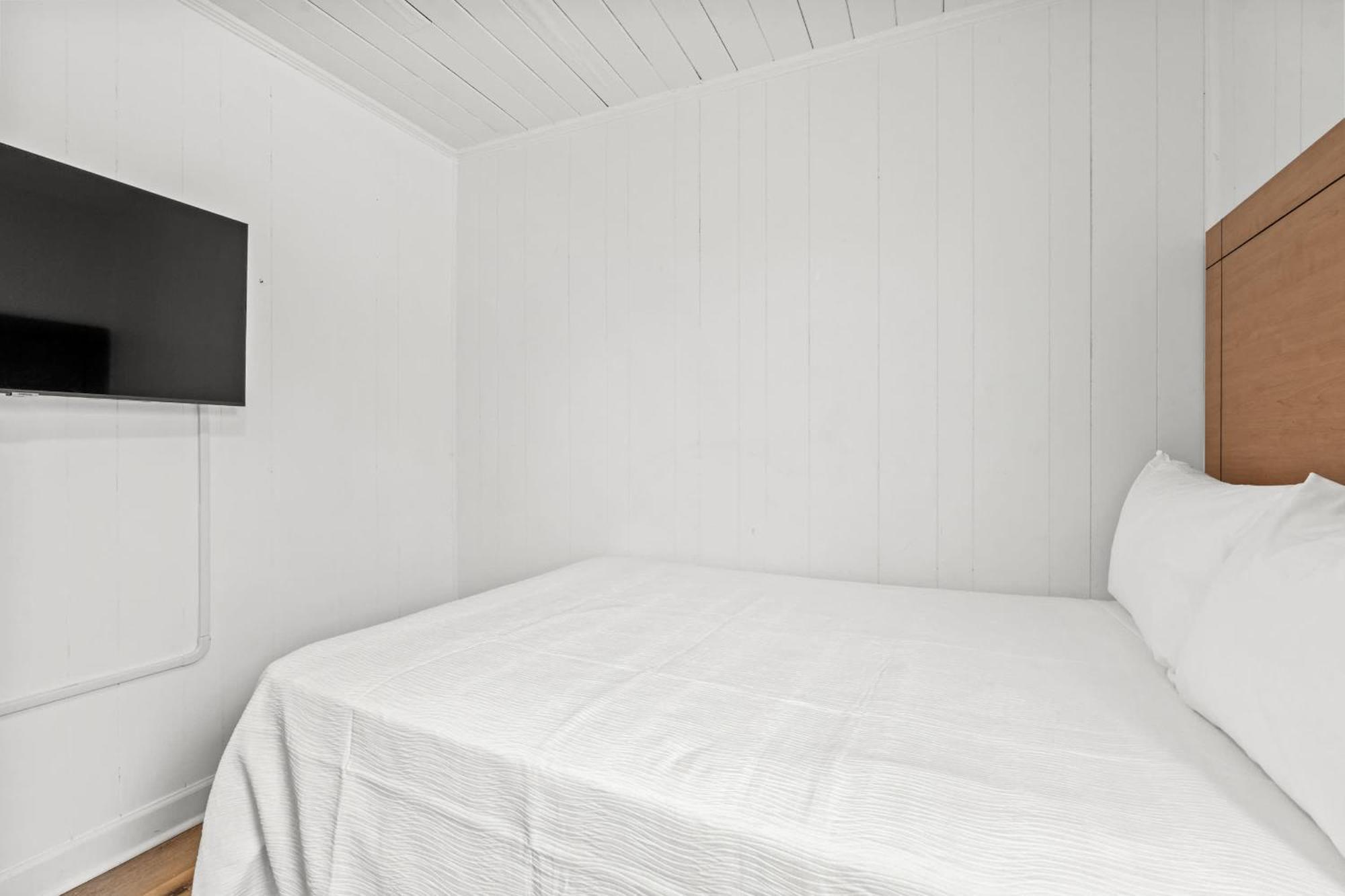 4br2ba Sleeps 12 Pet-friendly Steps To